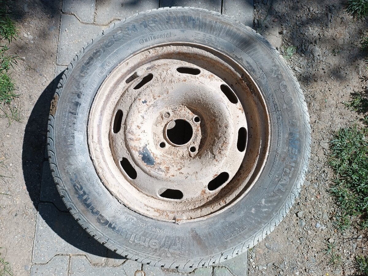 Predám koleso 195/65 R15