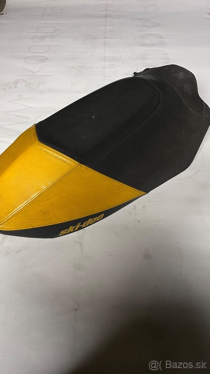 Sedačka na sněžný skutr Ski-Doo