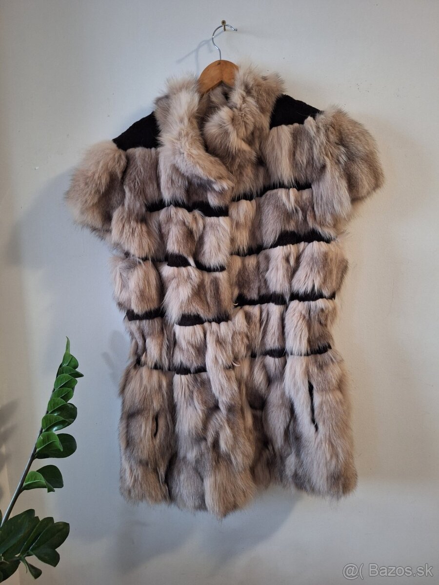Vesta z pravej kožušiny