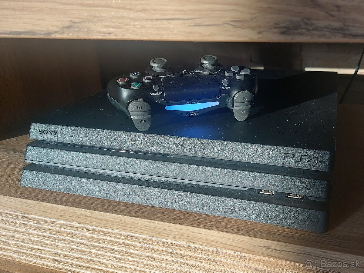 PS4 Pro CUH-7216B + Jailbreak