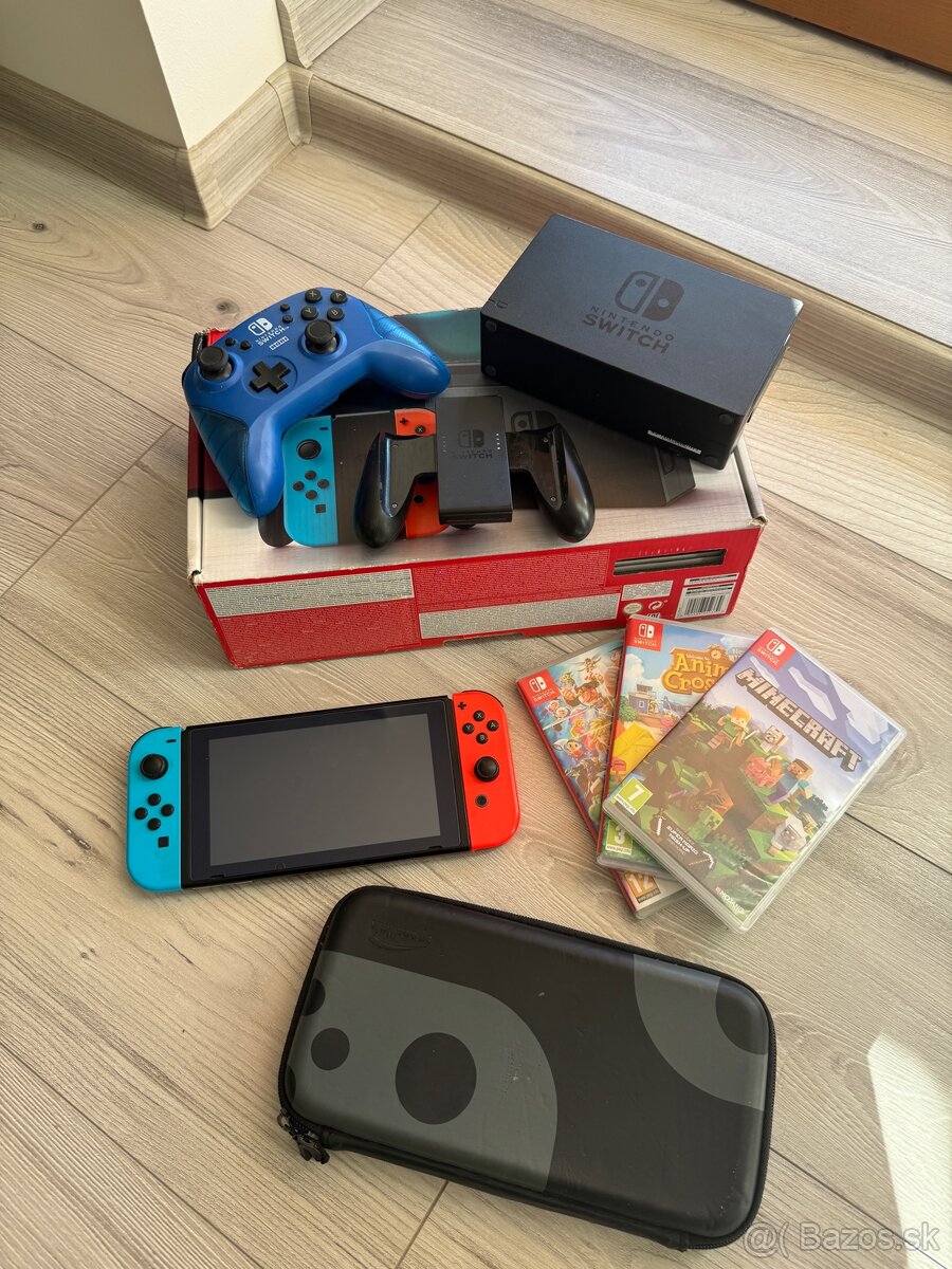 Nintendo Switch + 3 hry