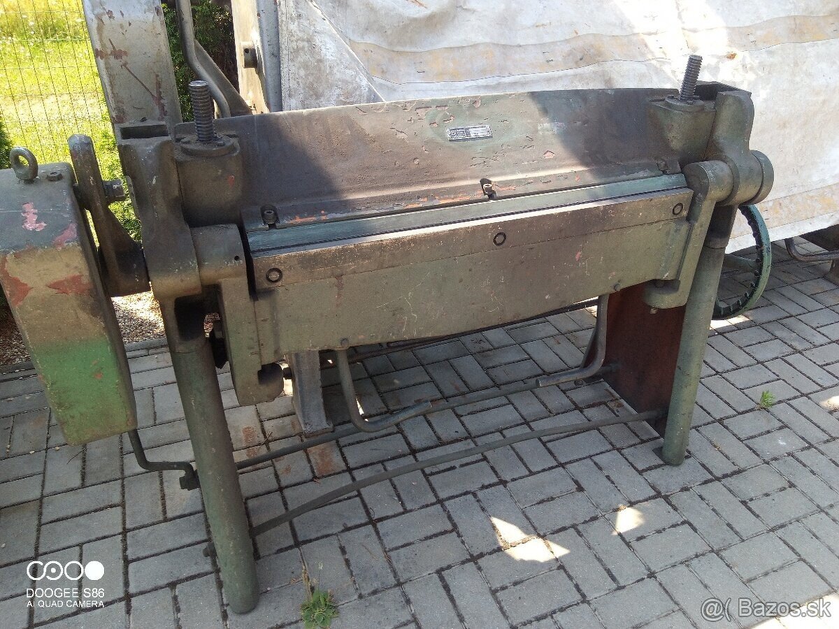 ohýbačka a tabuľové nožnice