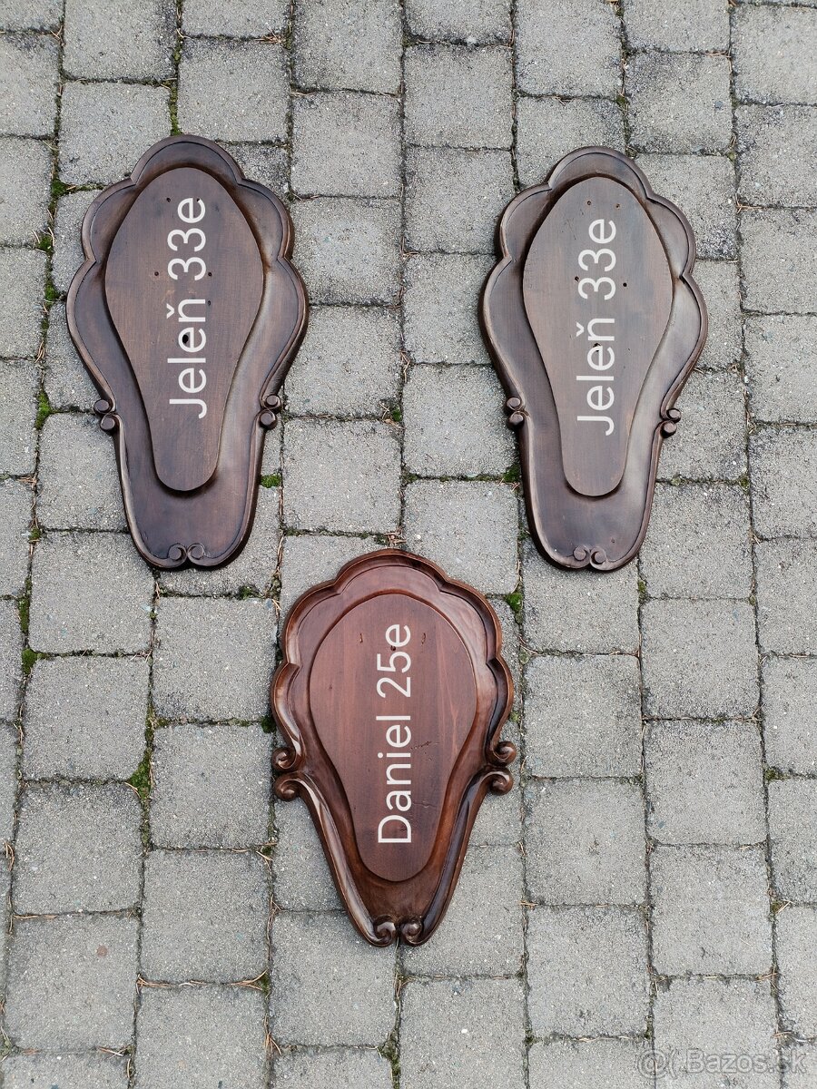 Podložky pod trofeje jeleňov, daniel