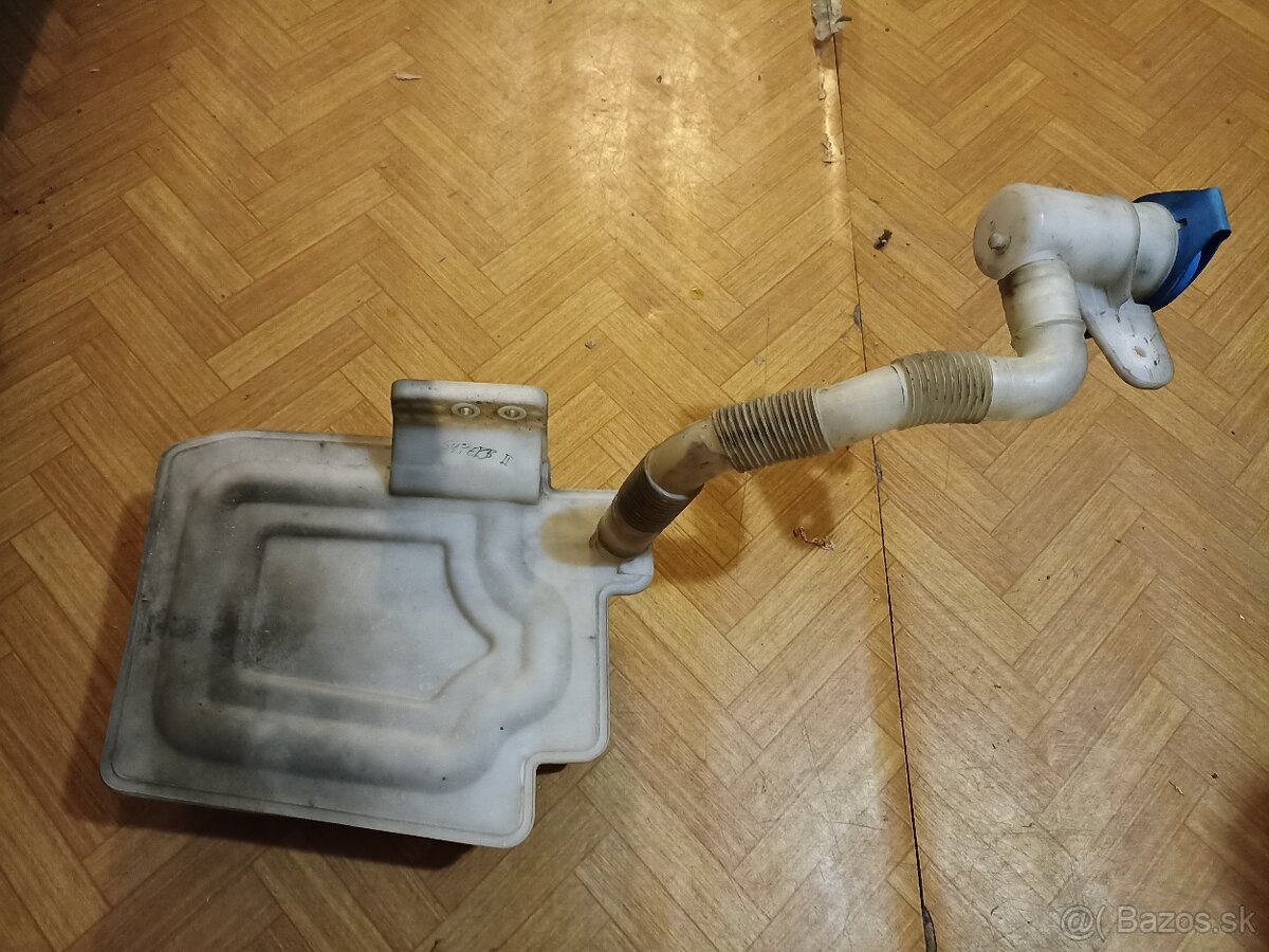 Nádobka ostrekovačov Superb 2