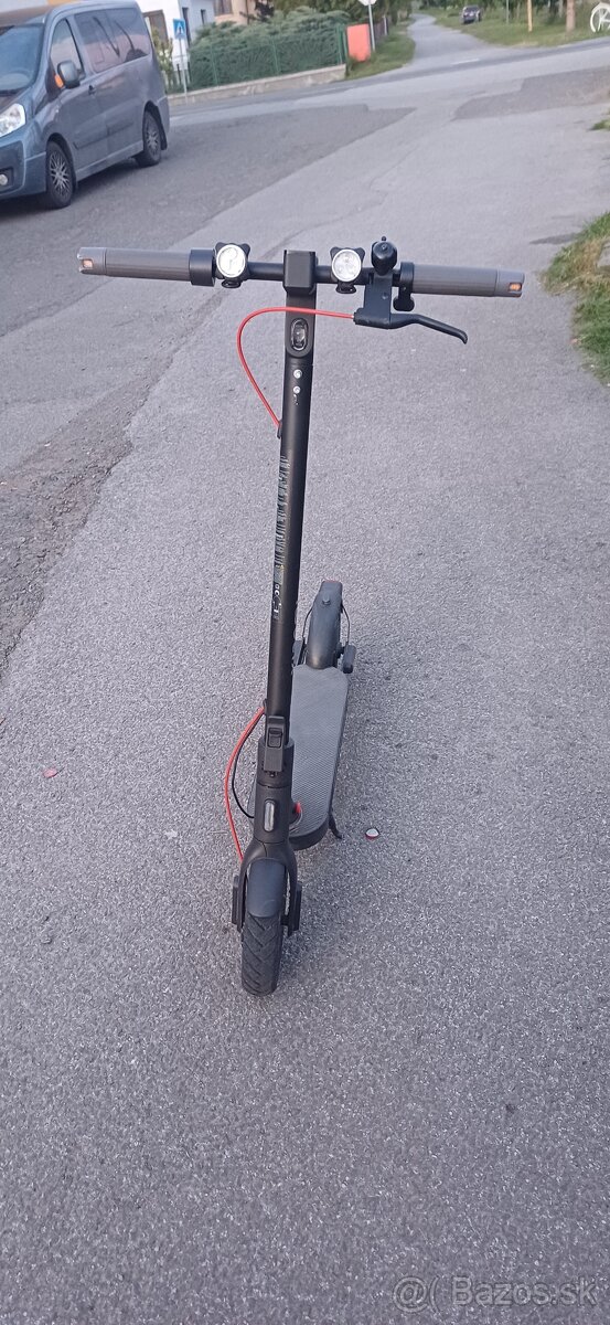 Ponukam na predaj elektricku kolobesku xiaomi 4pro 2nd