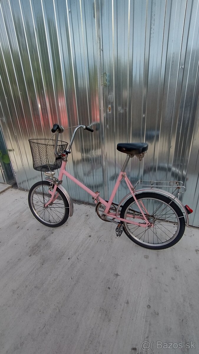 Predám retro skladací bicykel viď foto cena 80 eur.