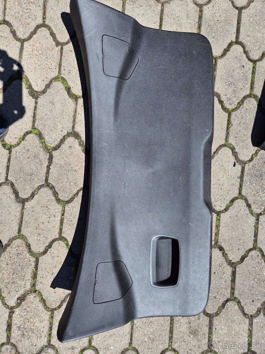 Opel Crossland zadný plast kufra