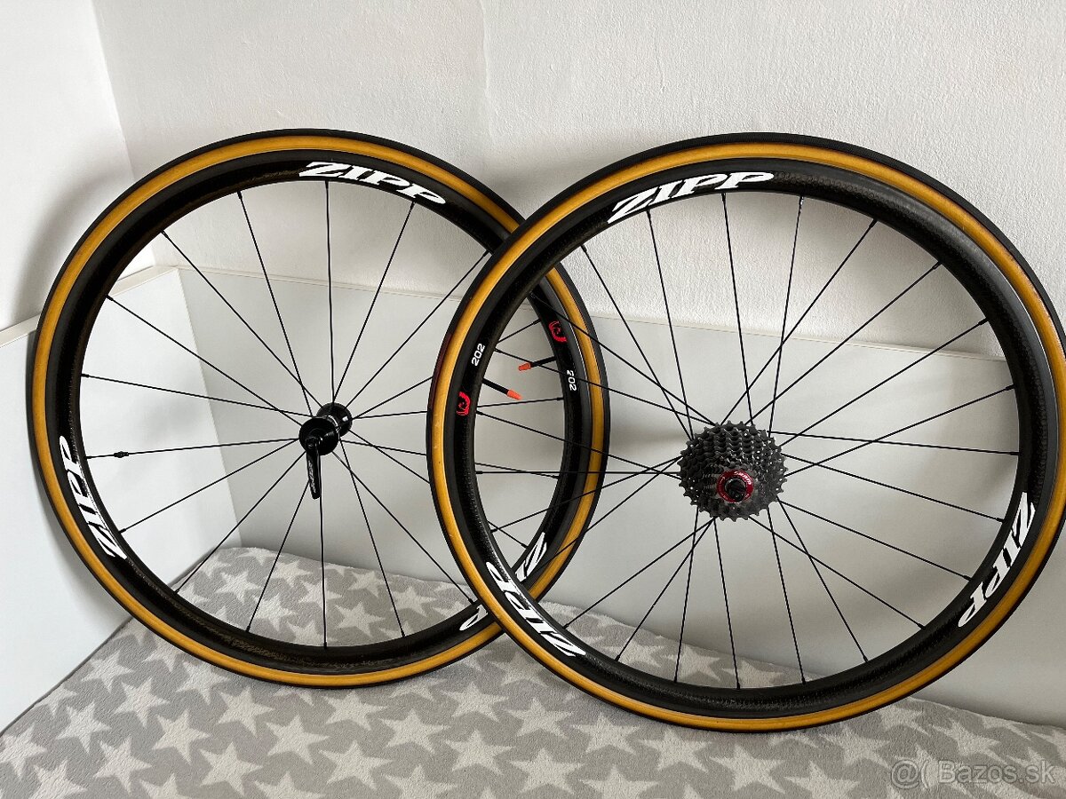 Zipp 202 Firecrest Carbon plášťové kolesá