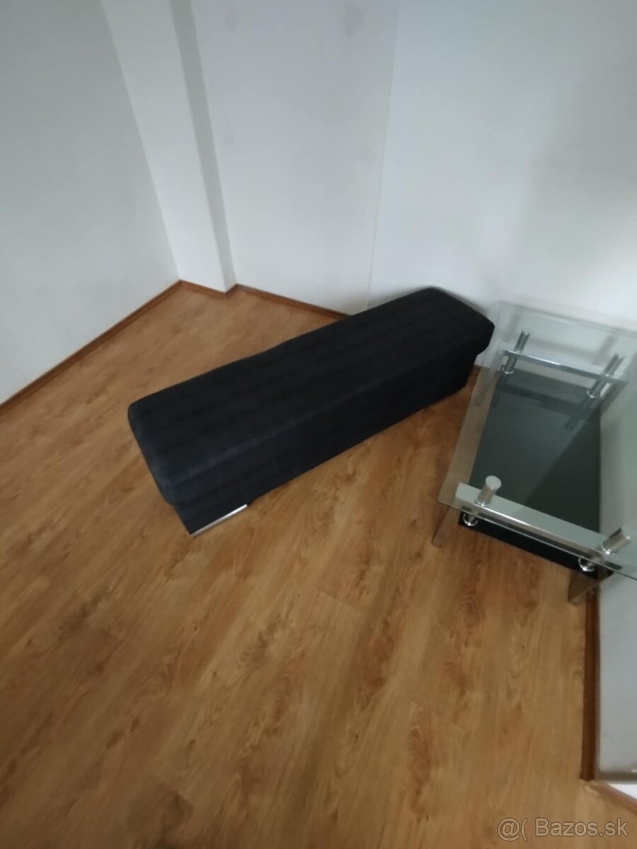 Rozkladateľný gauč