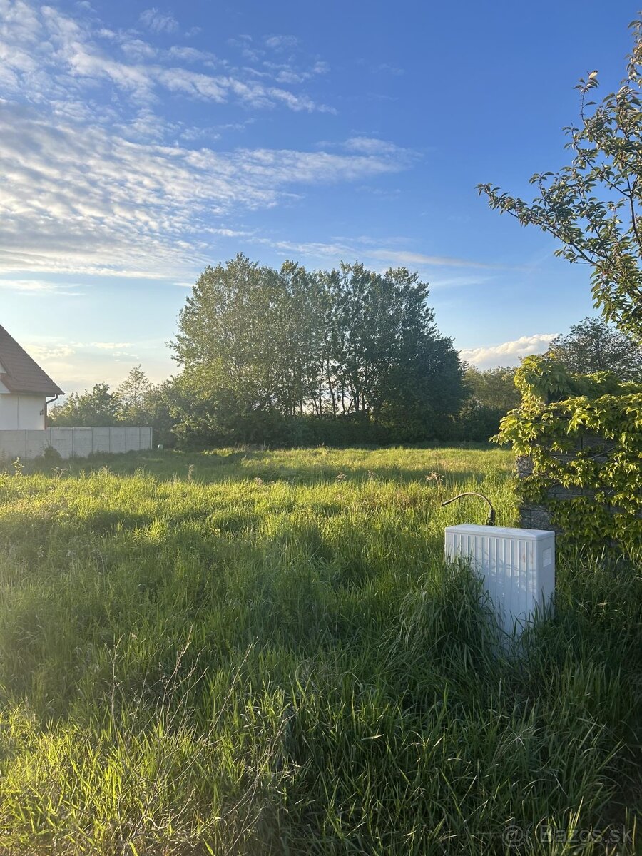 pozemok Rajka predaj