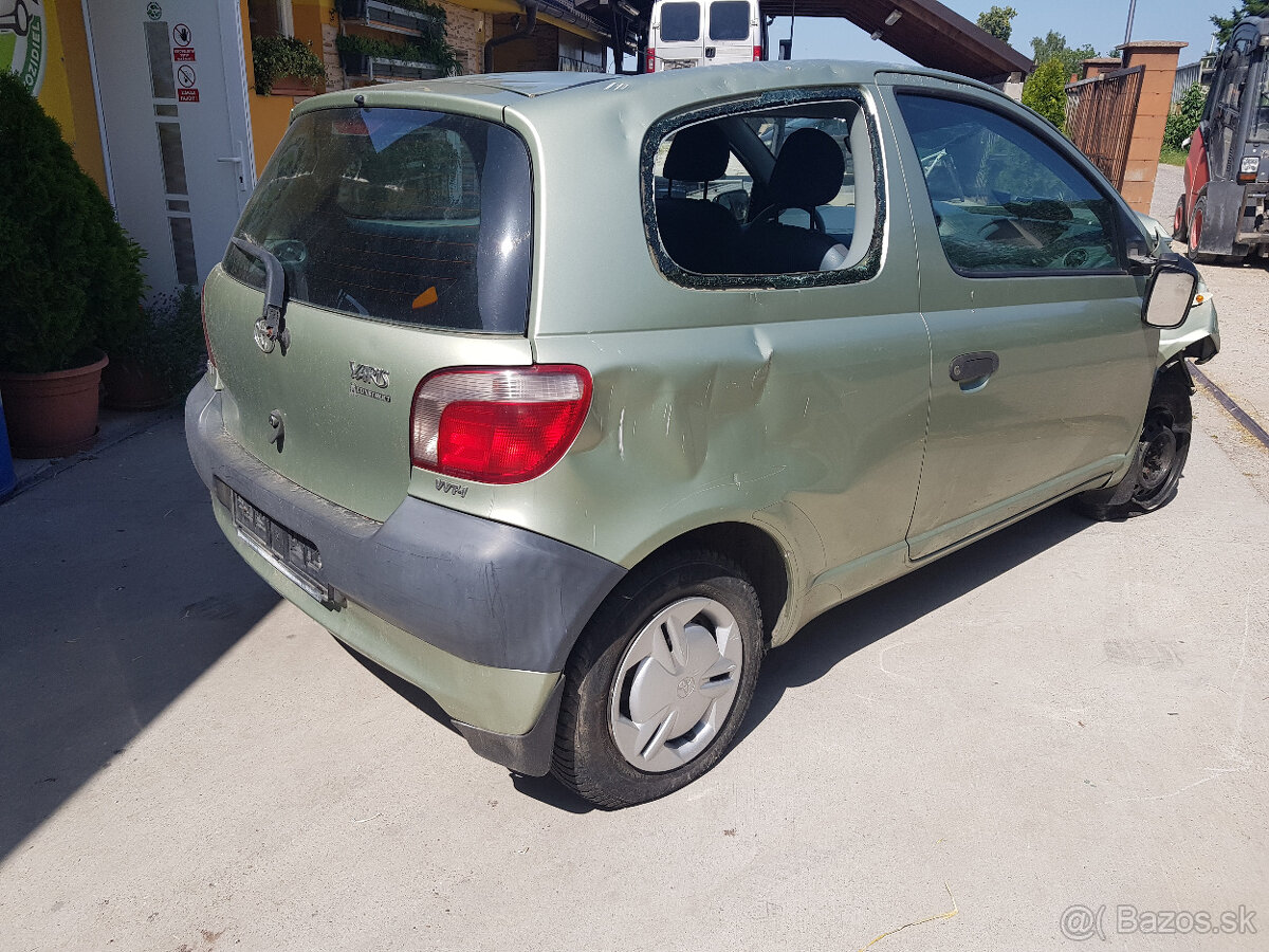TOYOTA YARIS 1,0B 50KW RV.2002