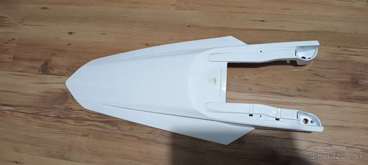 KTM (2023-2025) zadný blatník