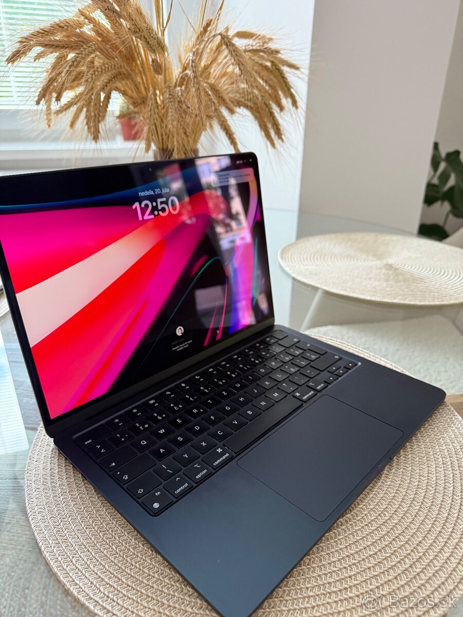 Predám MacBook Air 13" 2022 | 512 GB SSD | 8 GB RAM | M2