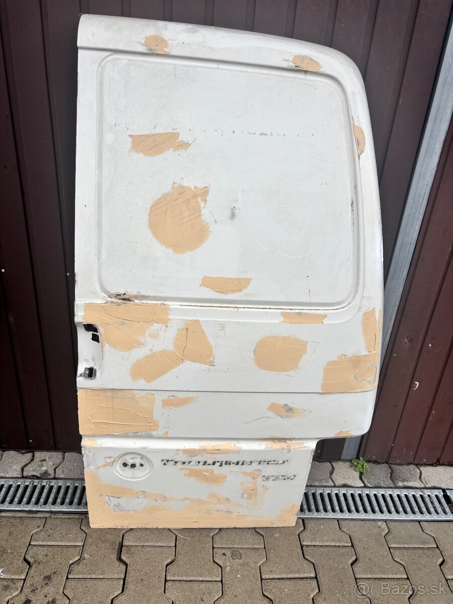 VwT4 zadné pravé krídlové dvere
