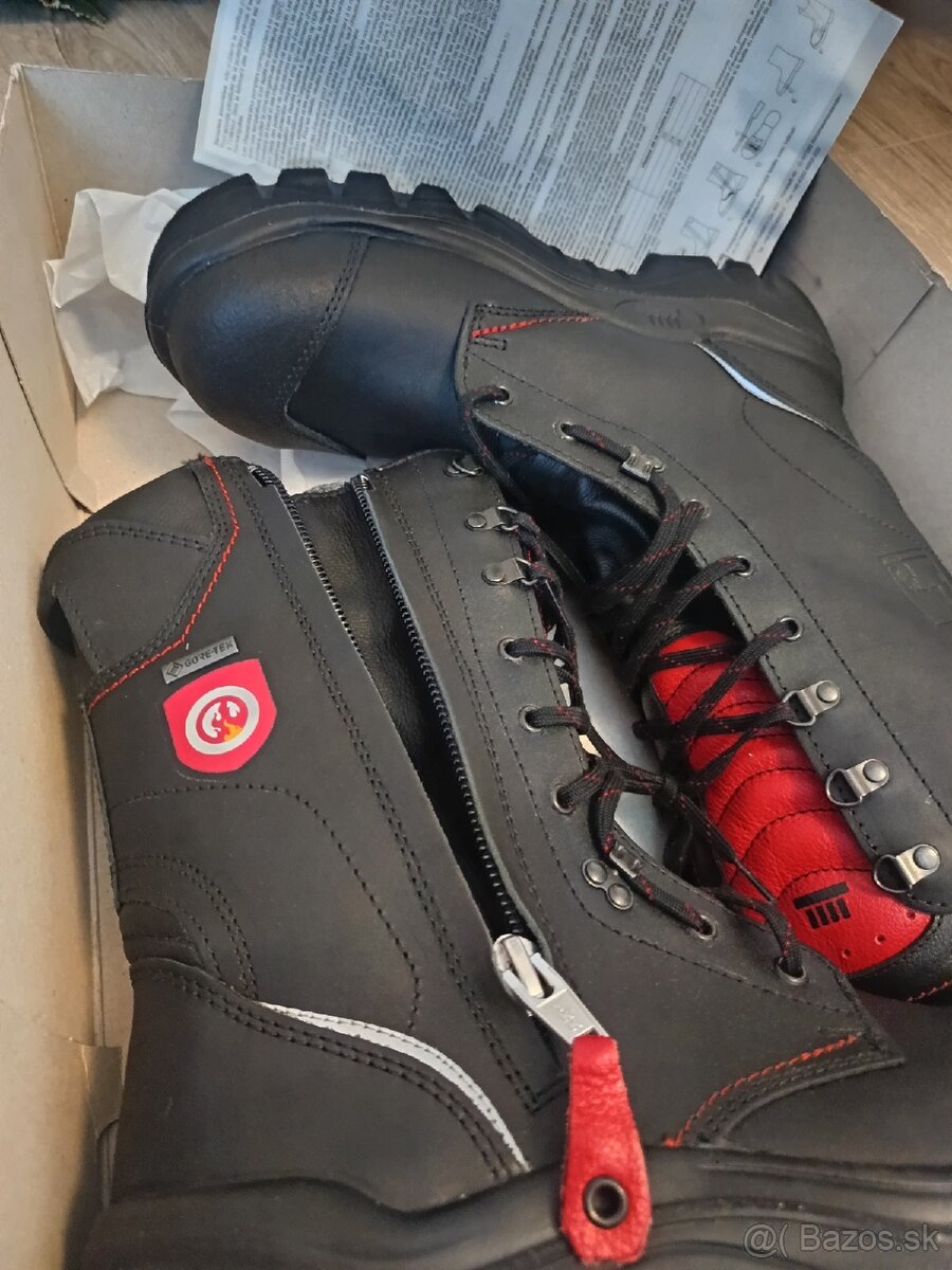 Hasičská zásahová obuv