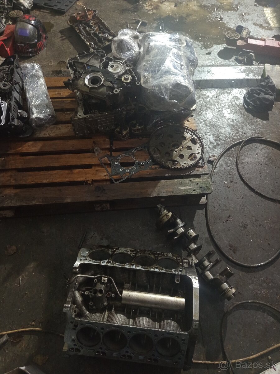 Motor BMW N63B44A 300kw na náhradné diely