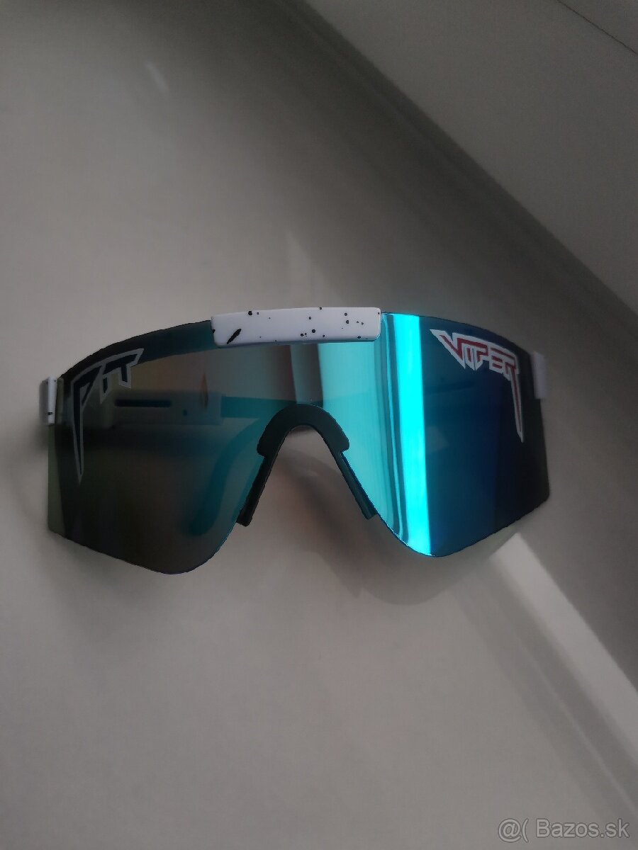 Športové slnečné okuliare Pit Viper (biele-modré sklo)