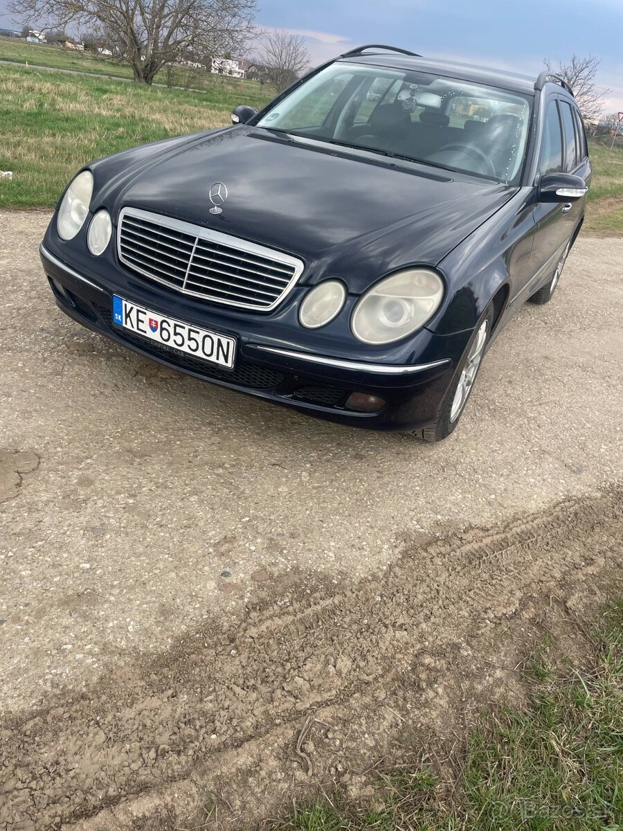 Mercedes Benz W211