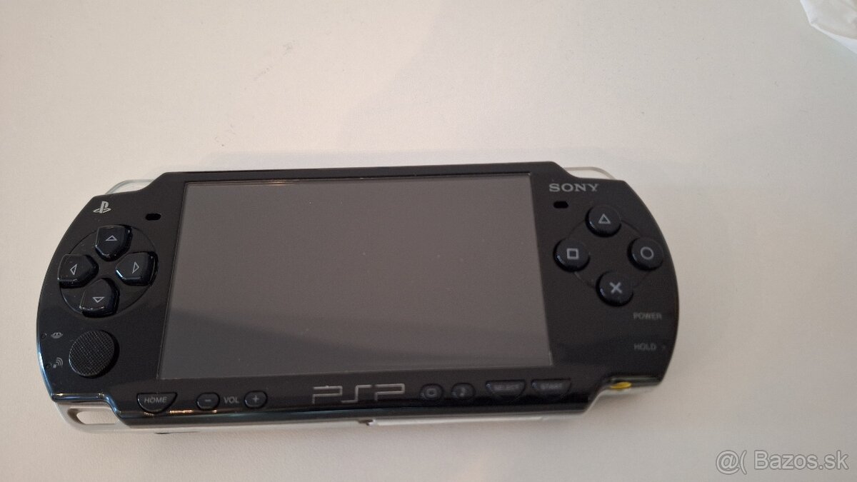 Sony PSP Portable PSP-2000 + hry. Japonska verzia