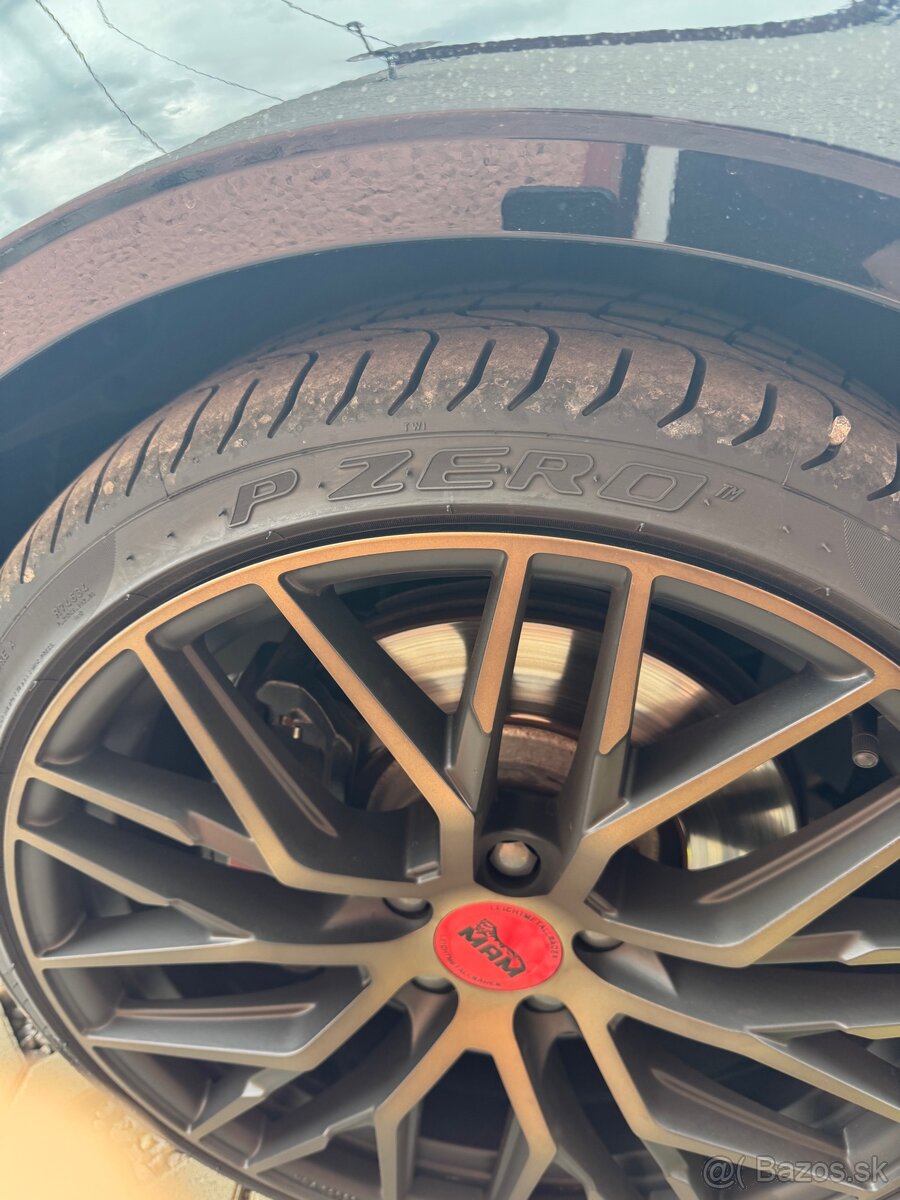 Pirelli P zero