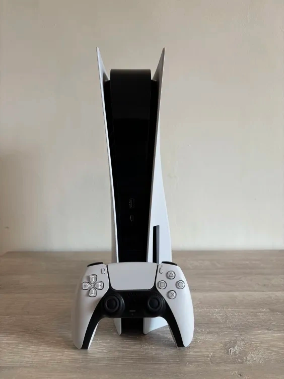 PlayStation 5 s mechanikou + ovládač + príslušenstvo