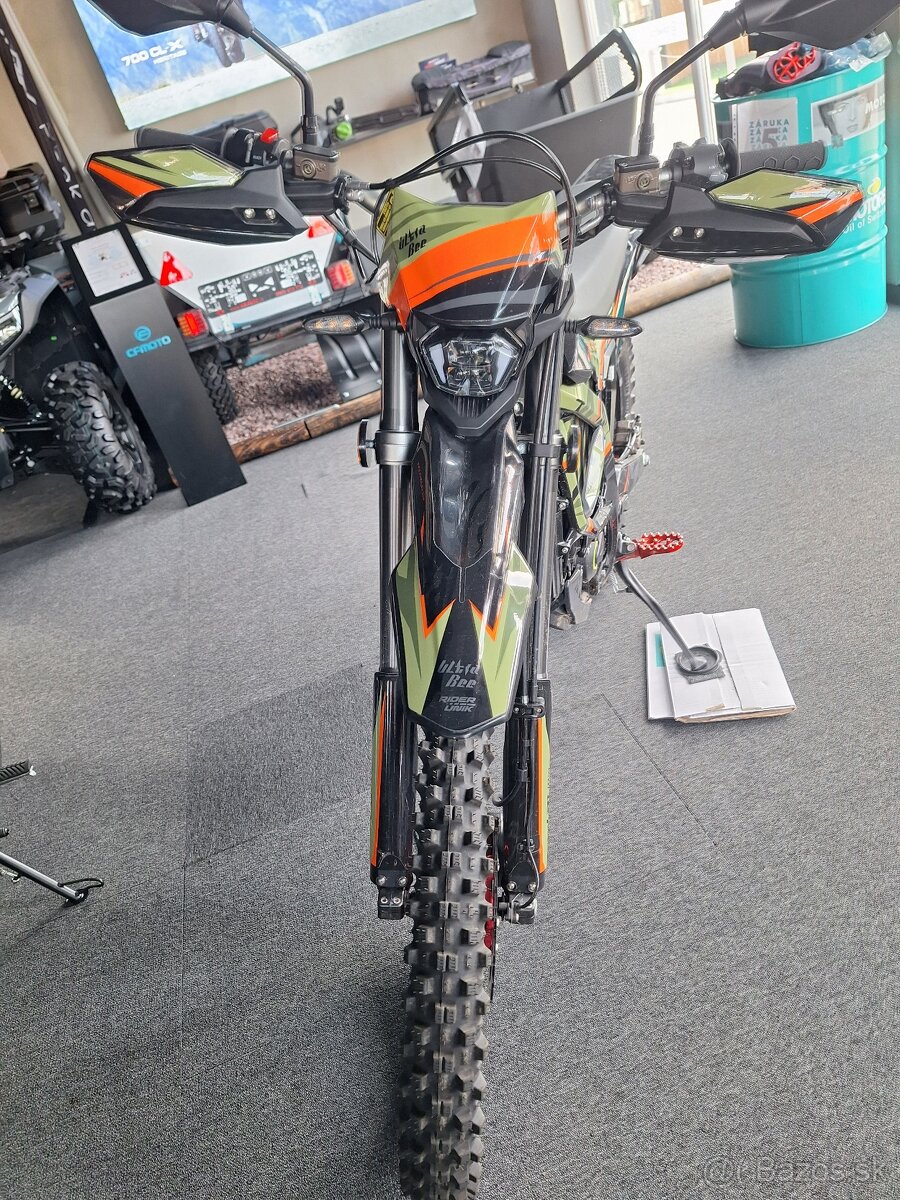 Na predaj: Surron Ultra Bee – silný stroj s úpravami a mota