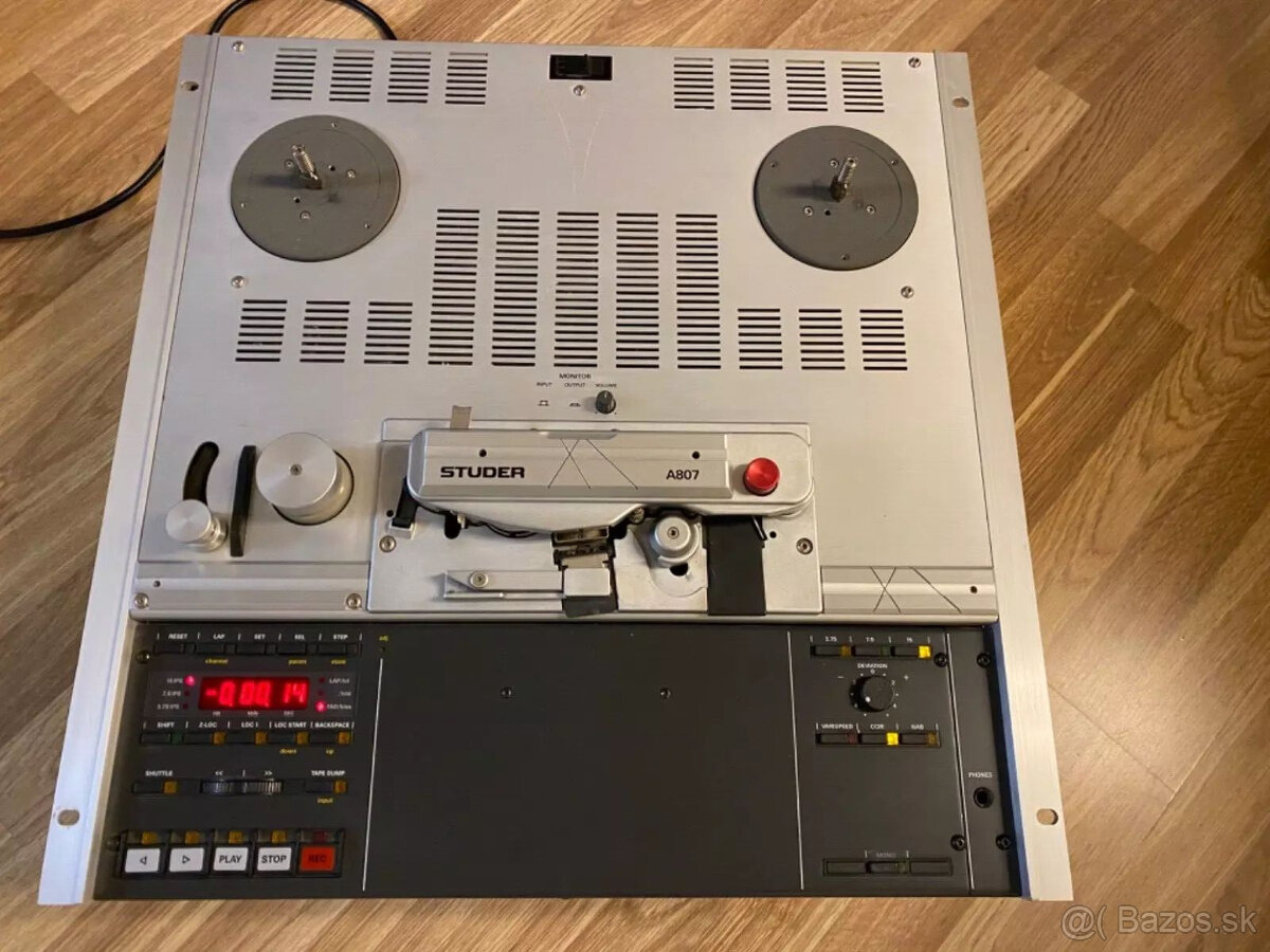 Kazetový magnetofón STUDER A807