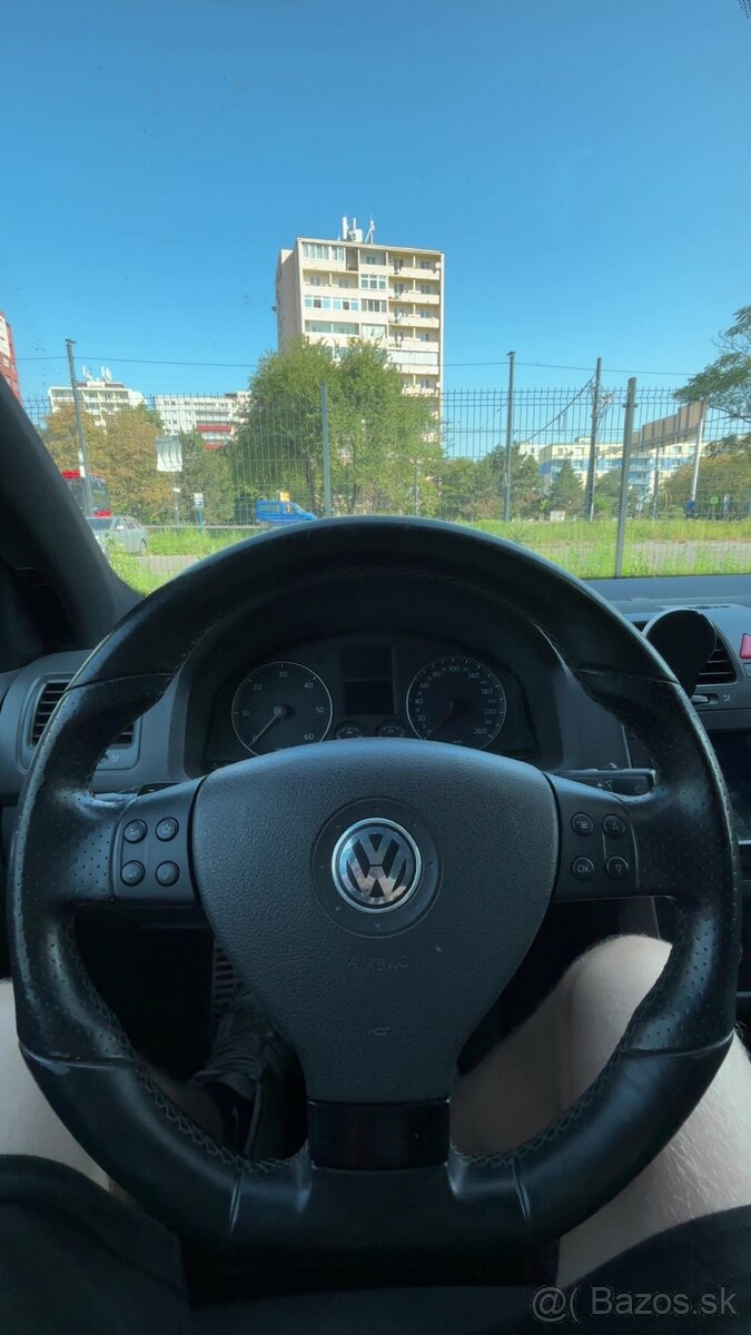 Hľadám elektrikára: montáž MFW volantu Golf 5