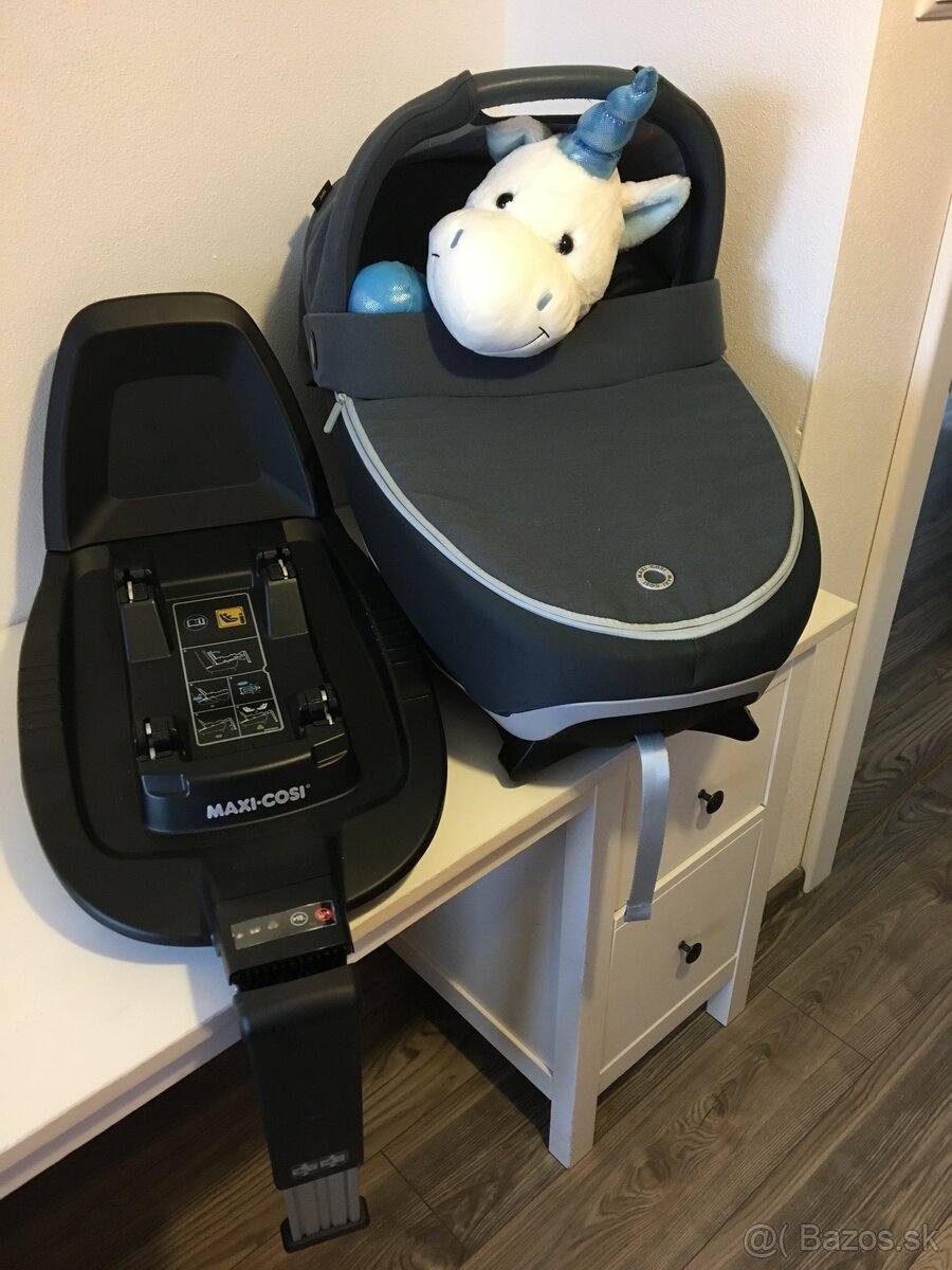 Maxi cosi Jade so zakladnou Familyfix 3