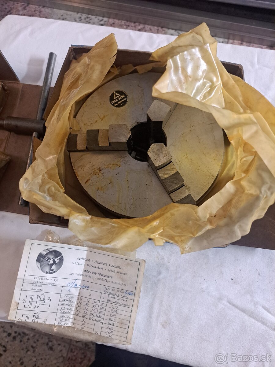 Skľučovadlo na sústruh TOS 3-čeľusťové, 200