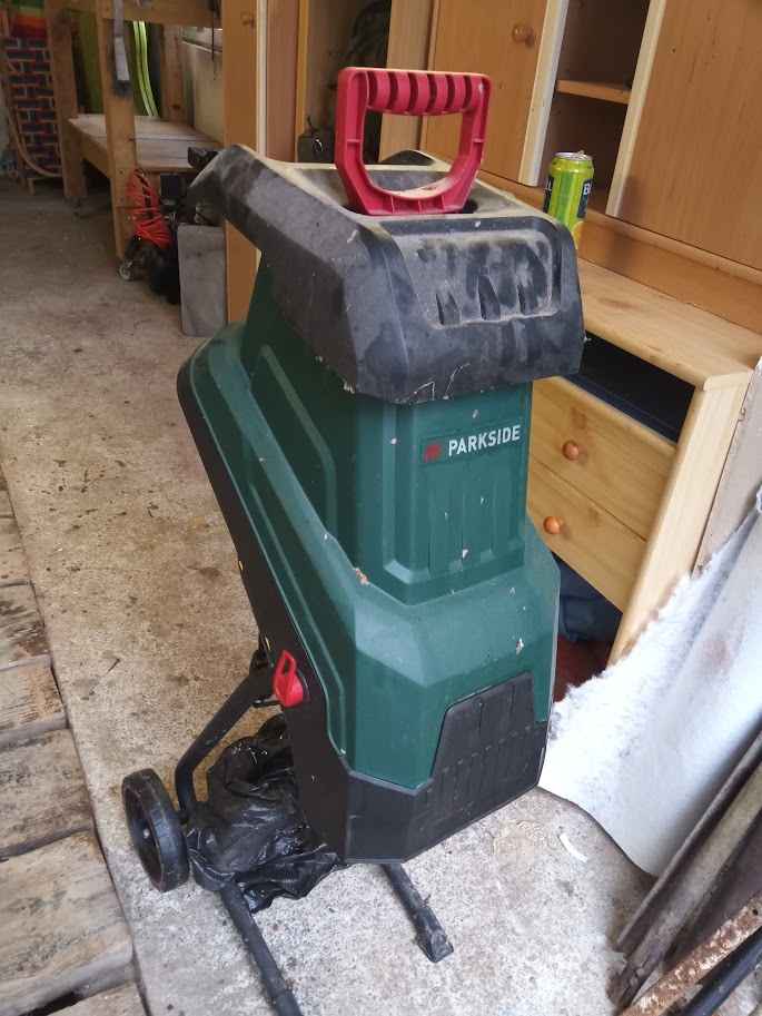 GARÁŽOVÝ VÝPREDAJ