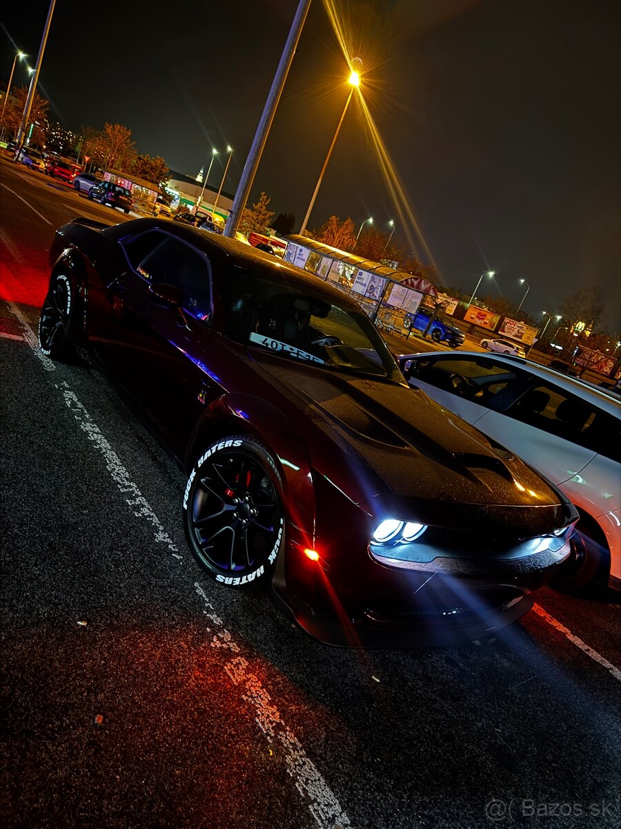 Predám Dodge challenger 6.4 Scat pack DPH