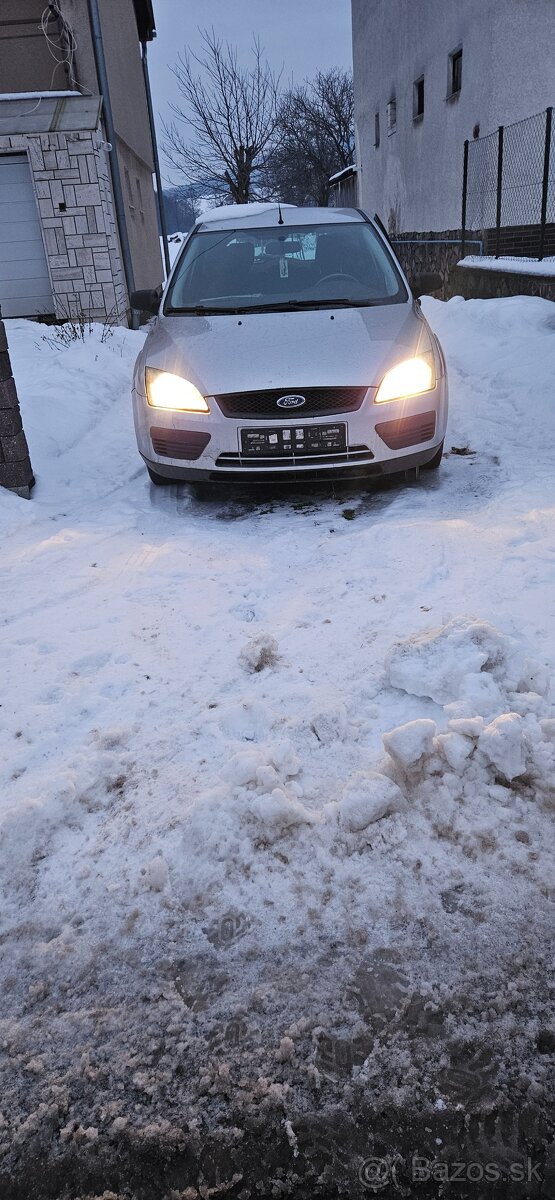 Rozpredám Ford Focus mk2 1.6 tdci 66kw