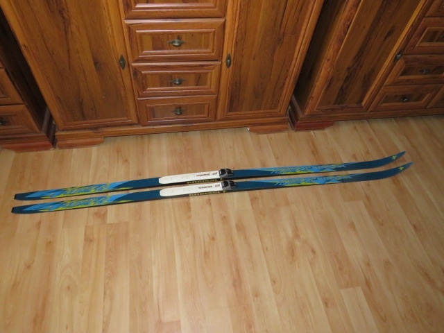 Predam bezky KNEISSL,205 cm,SNS,supiny