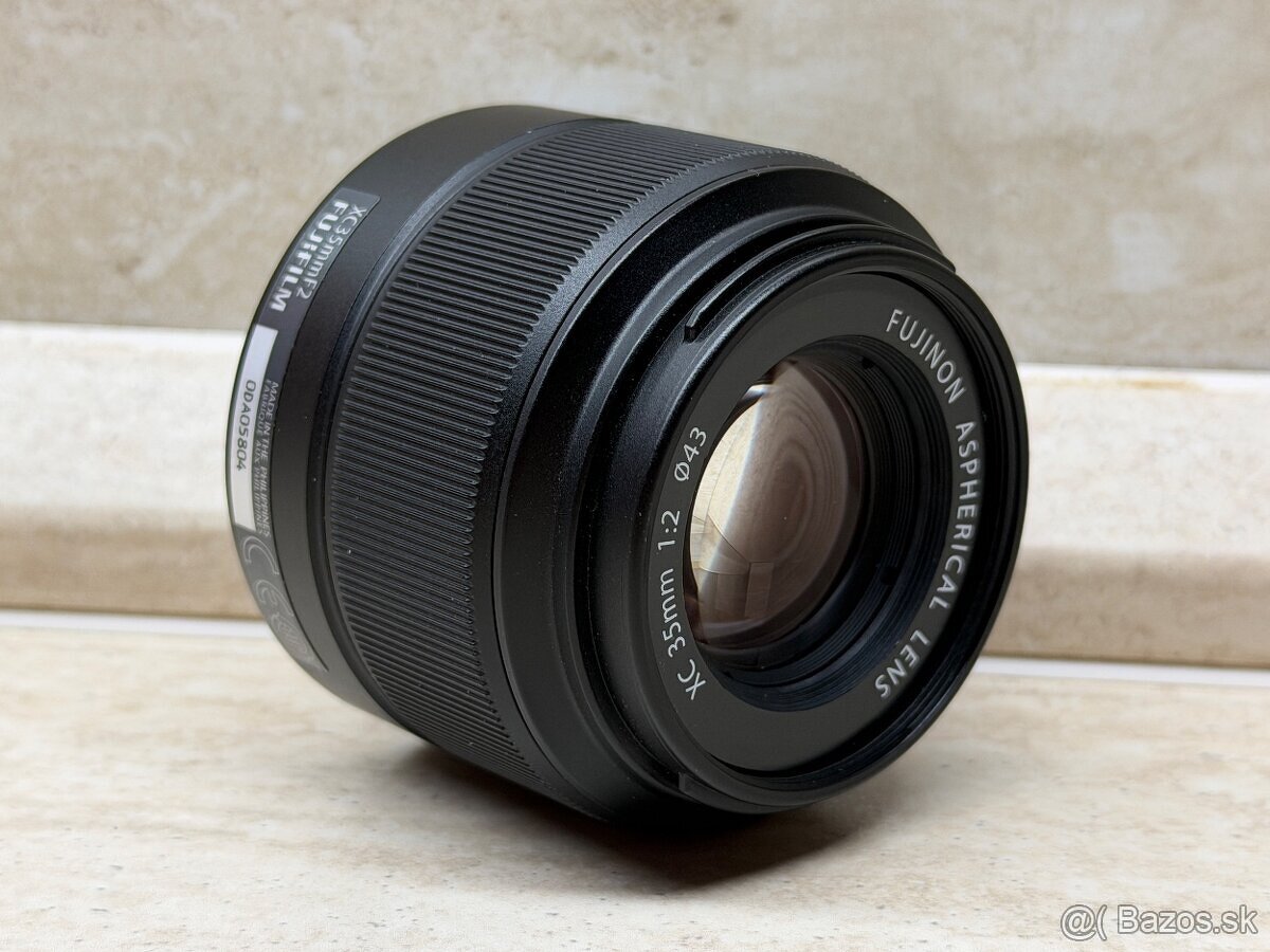 Fujifilm XC 35mm f/2