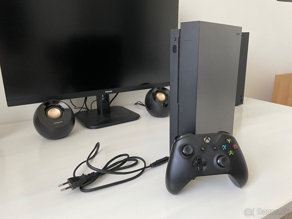 Xbox One X, 1TB SSD (rychla konzola), 1x controller
