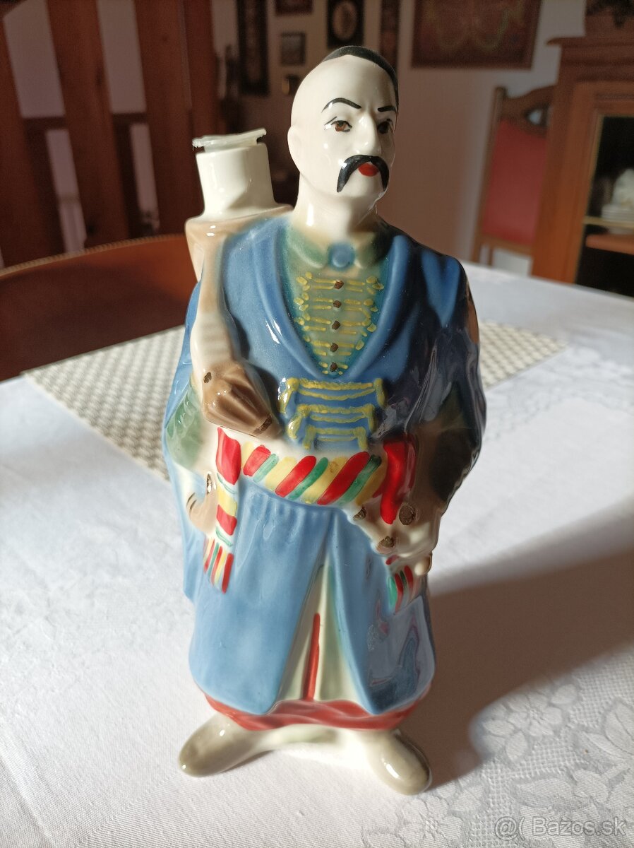 Predám porcelánovú fľašu Kozáka
