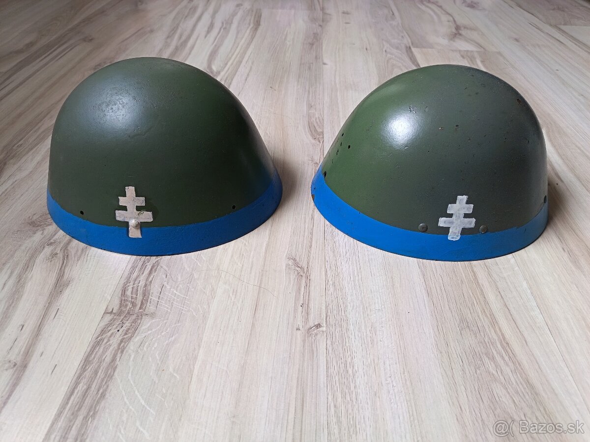 2 prilby vz. 32