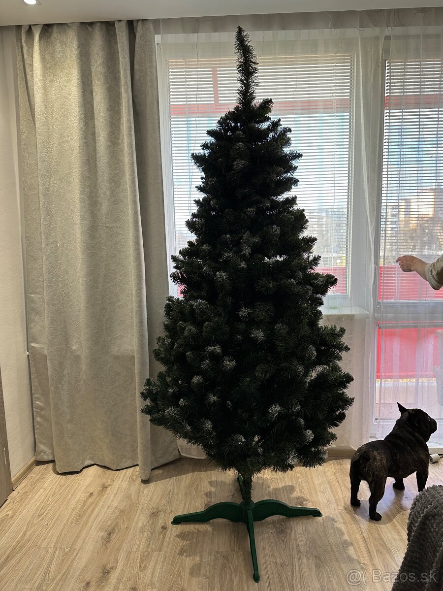 Umelý Vianočný stromček