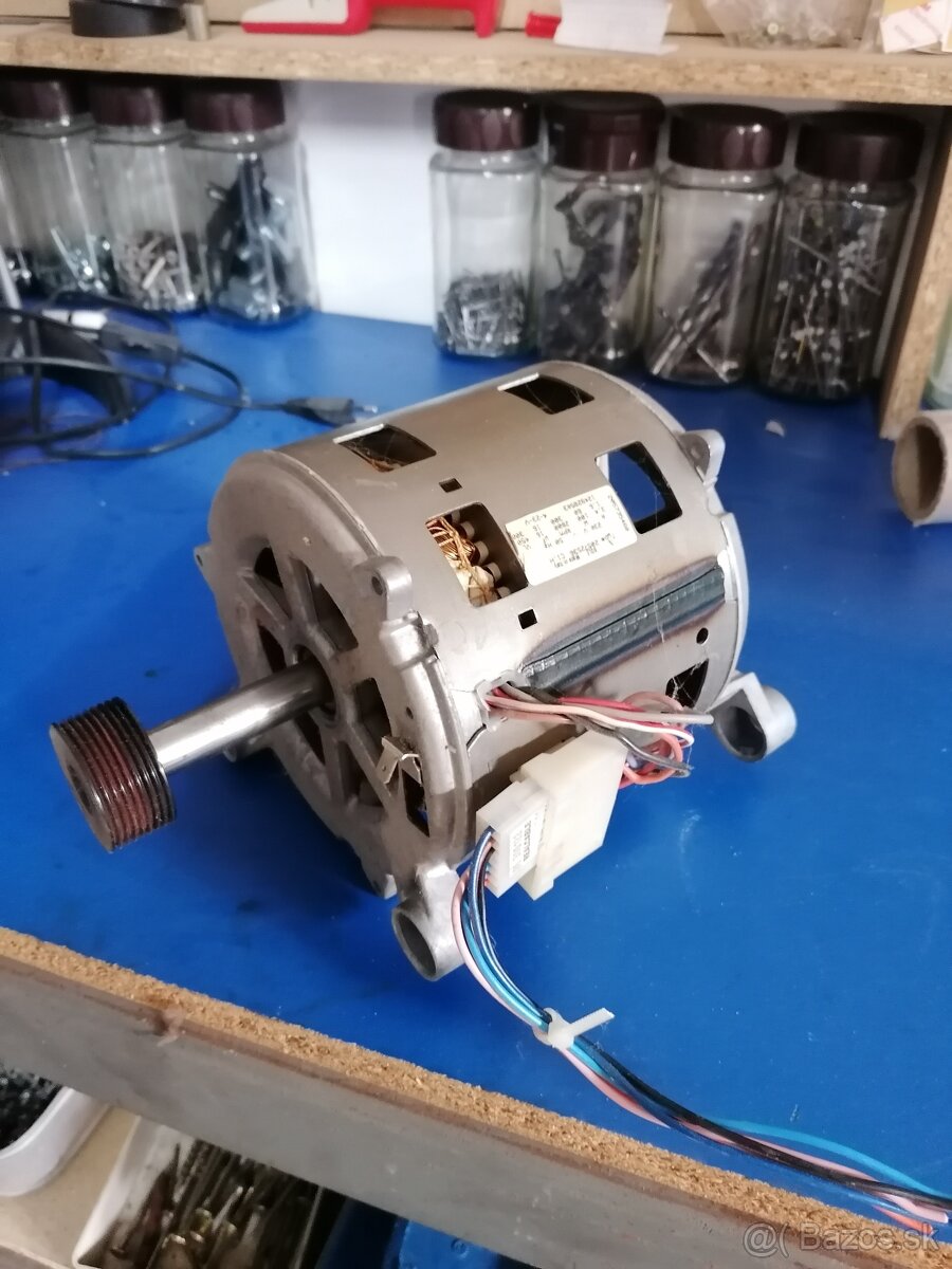 Motor s práčky