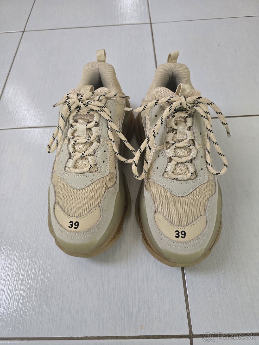 Balenciaga triple S