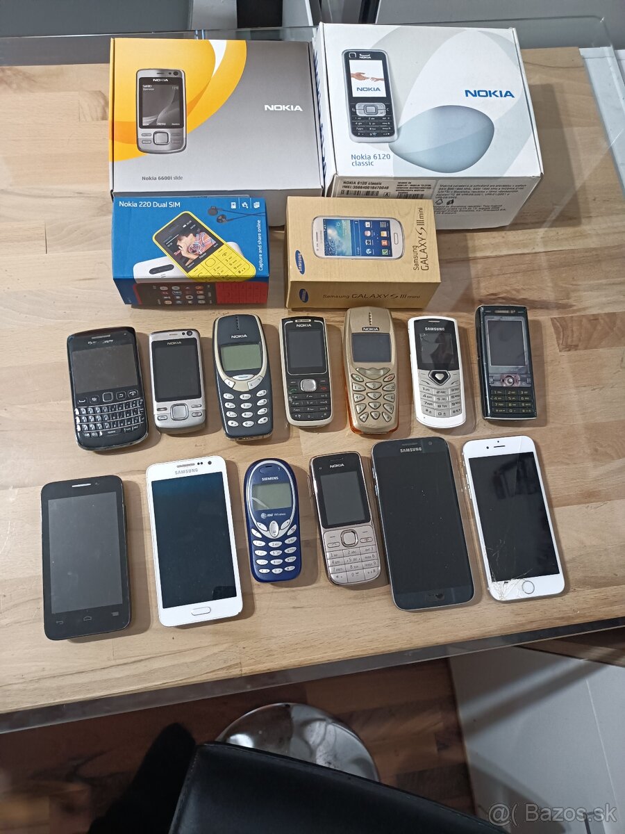 Staré mobilné telefóny
