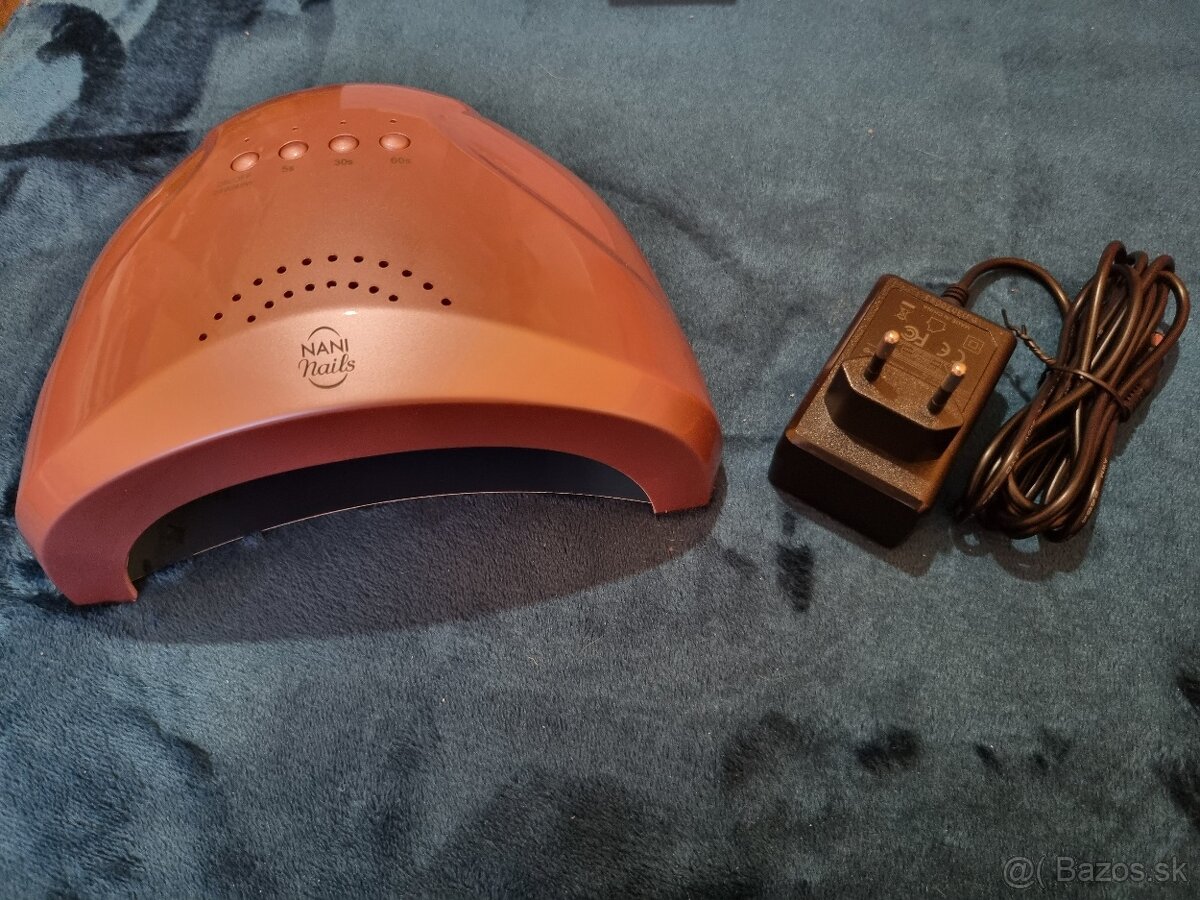 LED/UV lampa na gélové nechty