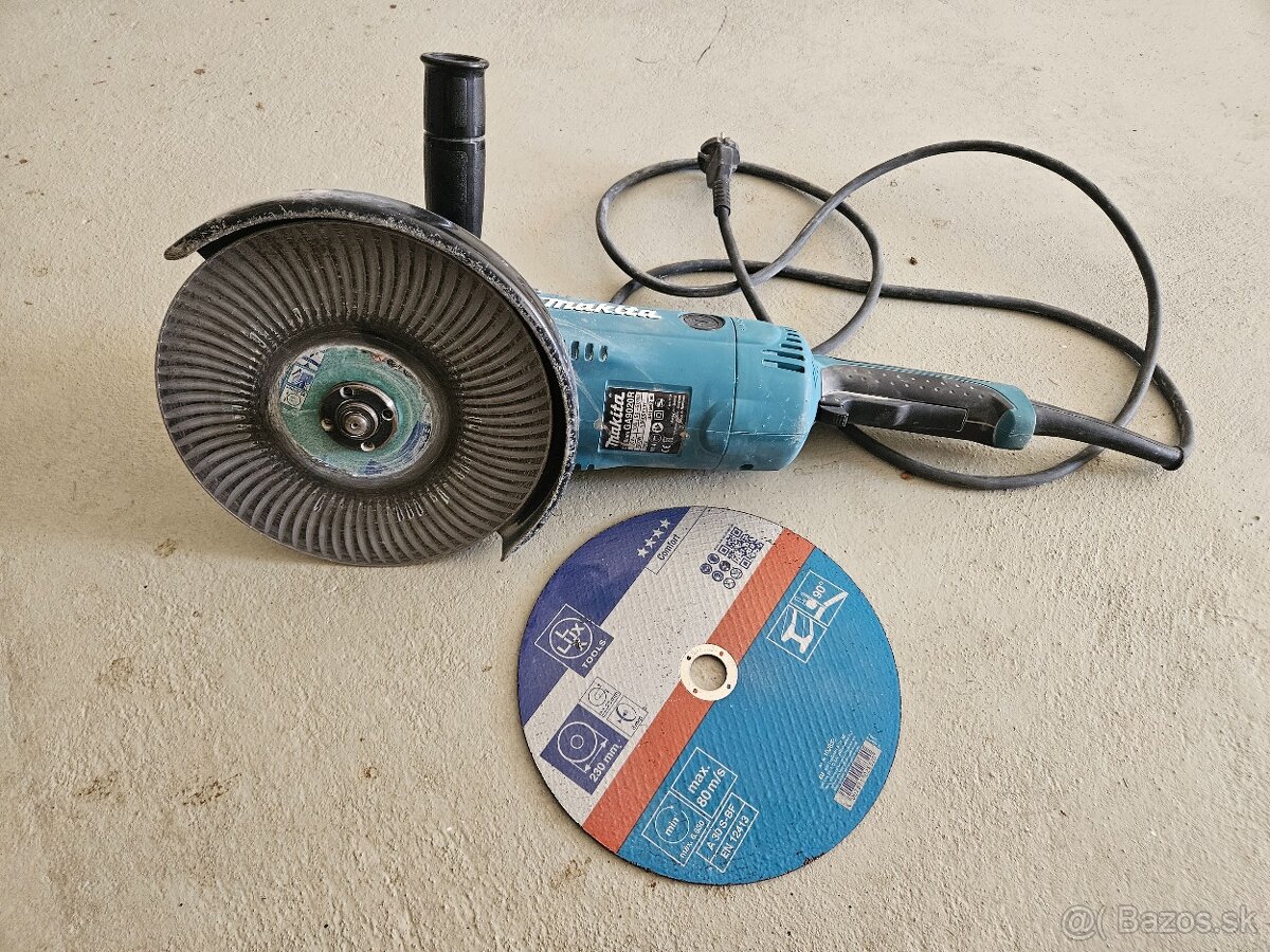 Makita GA9020R Úhlová brúska (230mm/2200W)