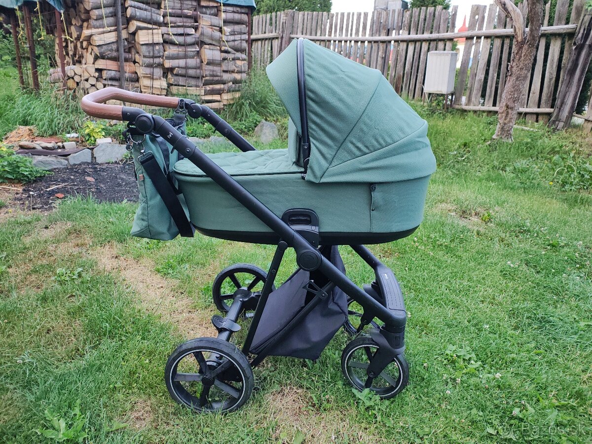 Roan IVI + Set vajíčko Britax-Römer Baby-Safe Core + základň