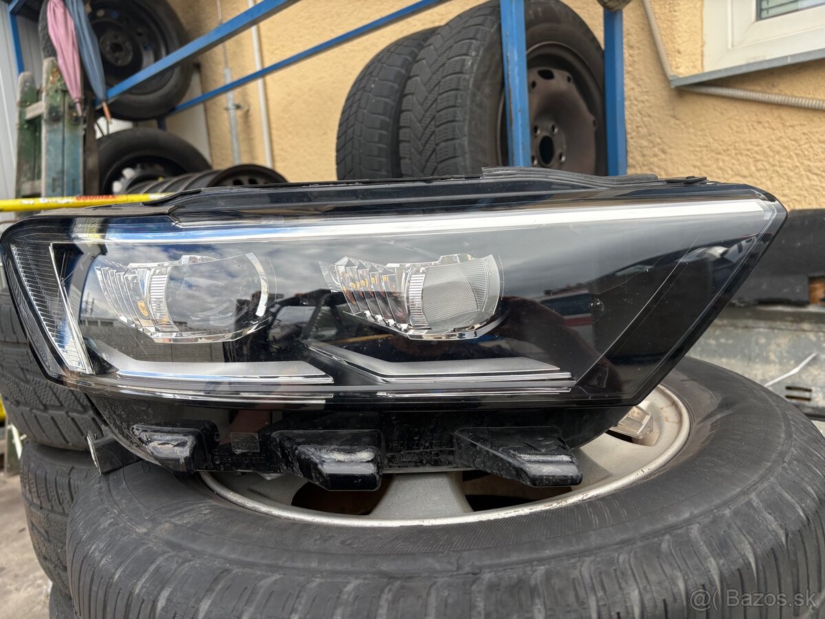 Predam pravý bixenon na VW T Roc 2018-