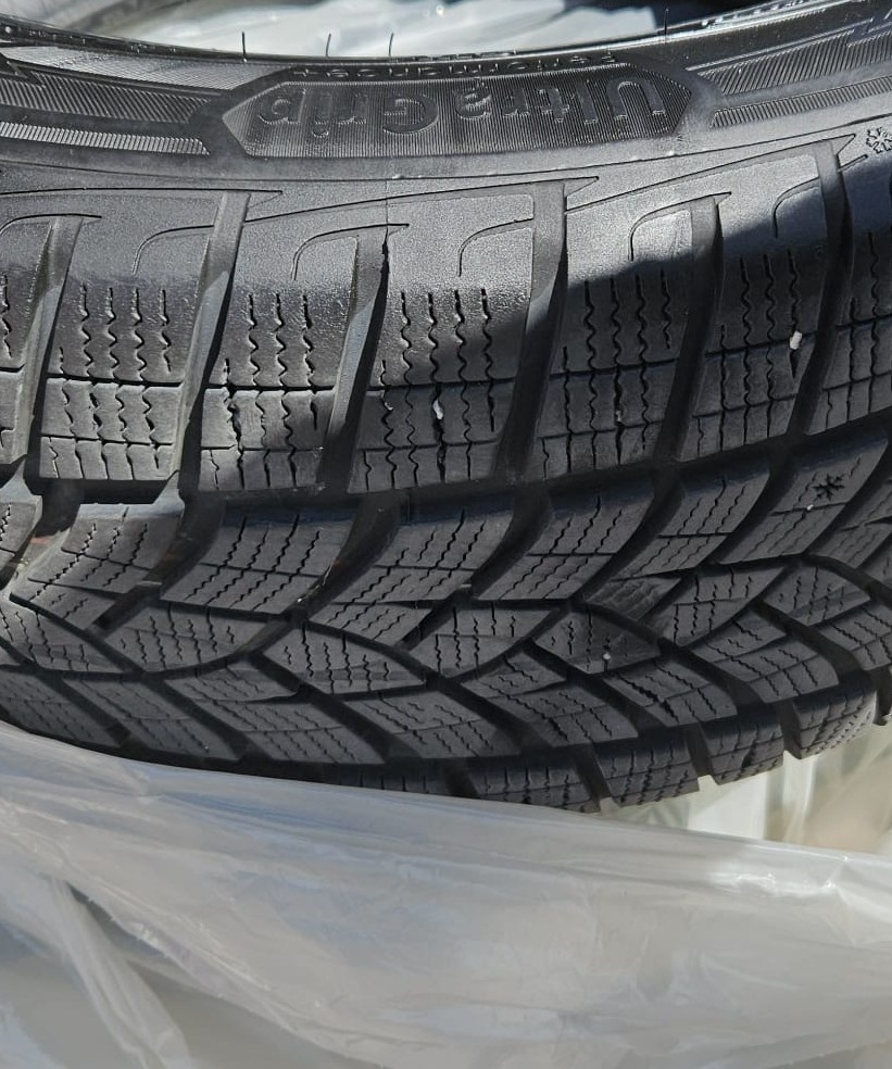 Predam zimne pneumatiky Good Year 235/55R 18