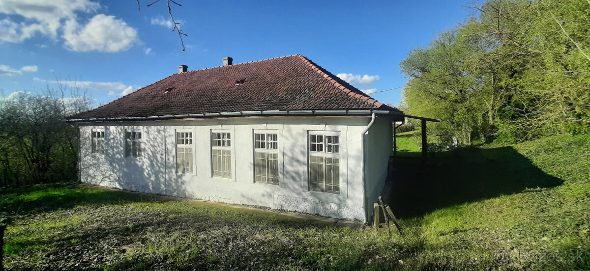 Krásna príroda, pokojný život, dom v obci Pere, Maďarsko