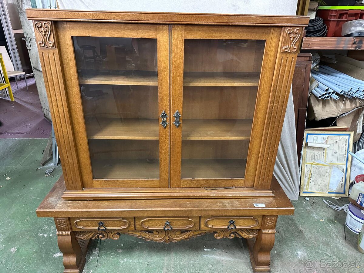 Pribornik z masívu - holandský nábytok