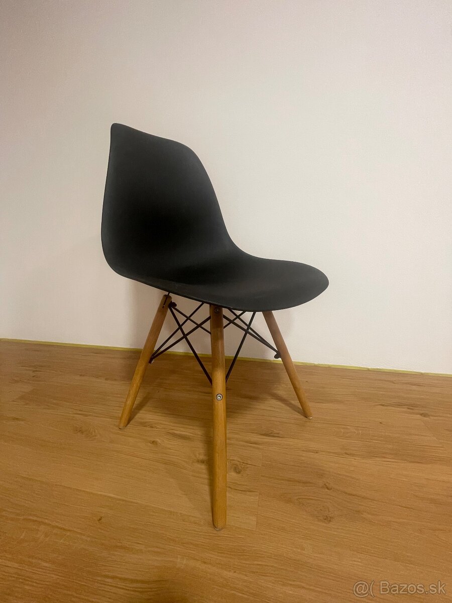 Predám moderné stoličky